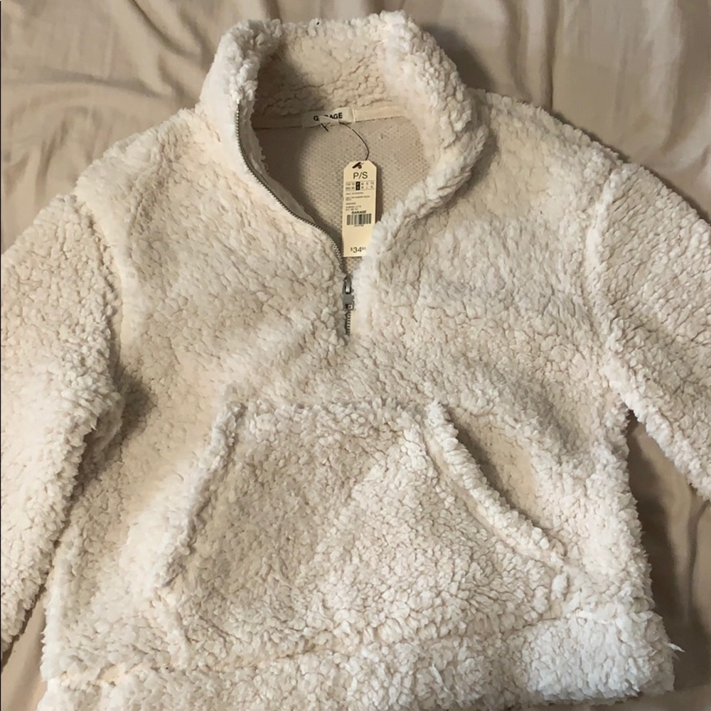 Small garage fleece